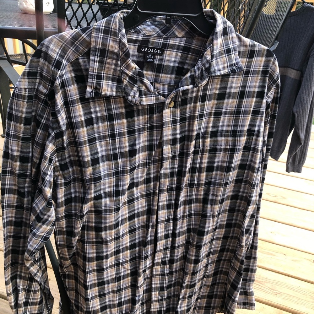 Men’s size L shirts